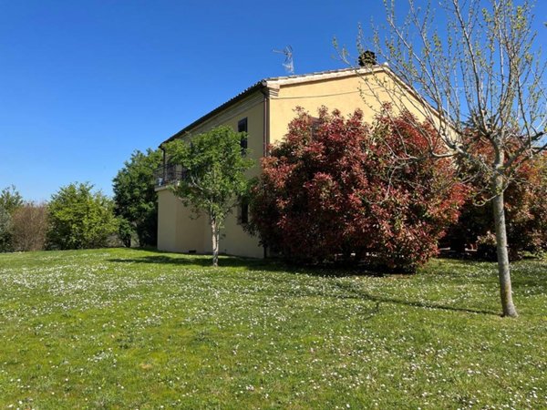 casa indipendente in vendita ad Urbino