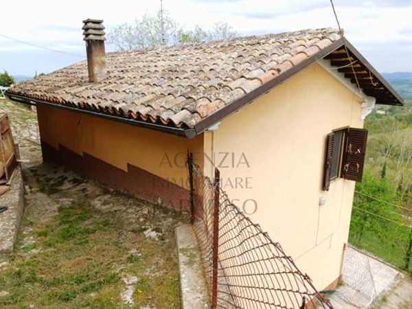 casa indipendente in vendita ad Urbino