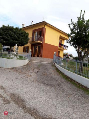 casa indipendente in vendita ad Urbino