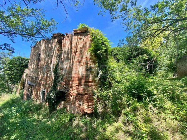 casa indipendente in vendita ad Urbino in zona Montesoffio