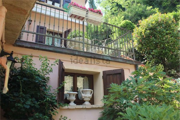 casa indipendente in vendita ad Urbino