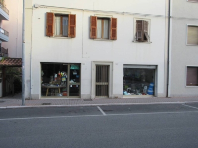 negozio in vendita ad Urbino