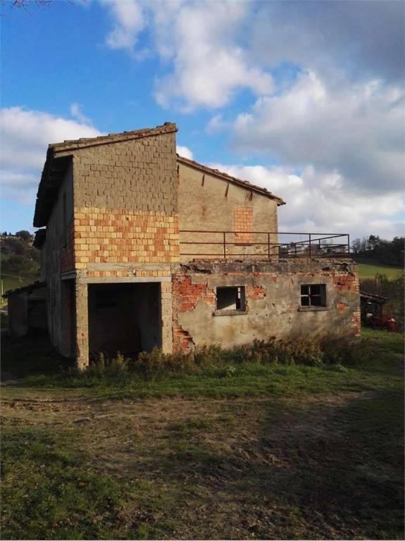 terreno agricolo in vendita ad Urbino in zona Pieve di Cagna