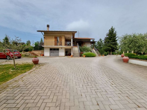 casa indipendente in vendita ad Urbino