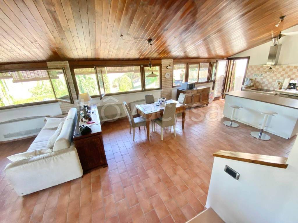 casa indipendente in vendita ad Urbino in zona La Torre