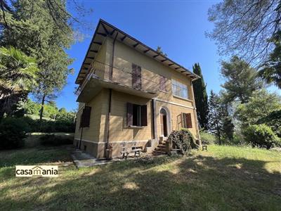 casa indipendente in vendita ad Urbino
