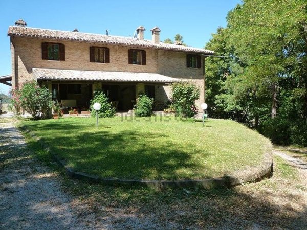 casa indipendente in vendita ad Urbino