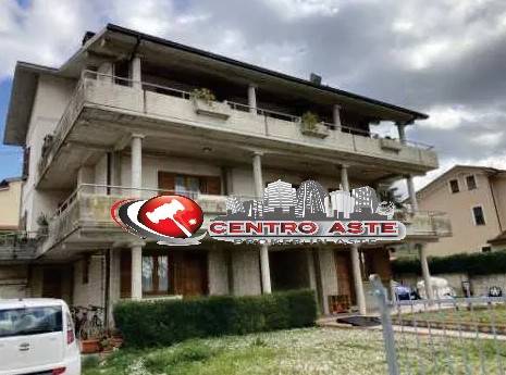 appartamento in vendita ad Urbino in zona Gadana