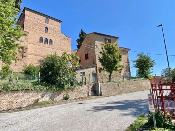casa indipendente in vendita ad Urbino in zona Centro CittÃ 