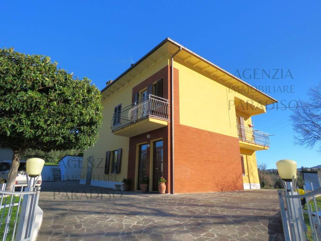 casa indipendente in vendita ad Urbino