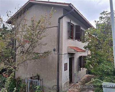 casa indipendente in vendita ad Urbino