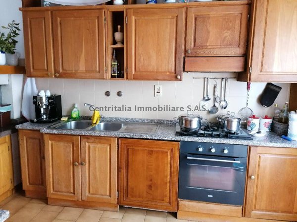 casa indipendente in vendita ad Urbino