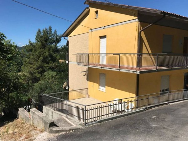 casa indipendente in vendita ad Urbino in zona Centro CittÃ 