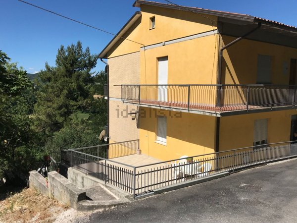 casa indipendente in vendita ad Urbino in zona Centro CittÃ 