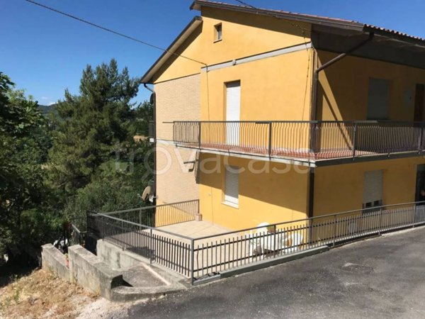 casa indipendente in vendita ad Urbino in zona Centro CittÃ 