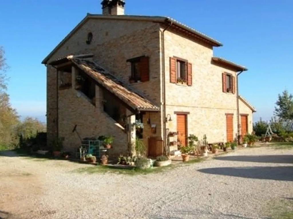 casa indipendente in vendita ad Urbino in zona Centro CittÃ 