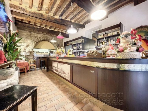 negozio in vendita ad Urbino in zona Centro CittÃ