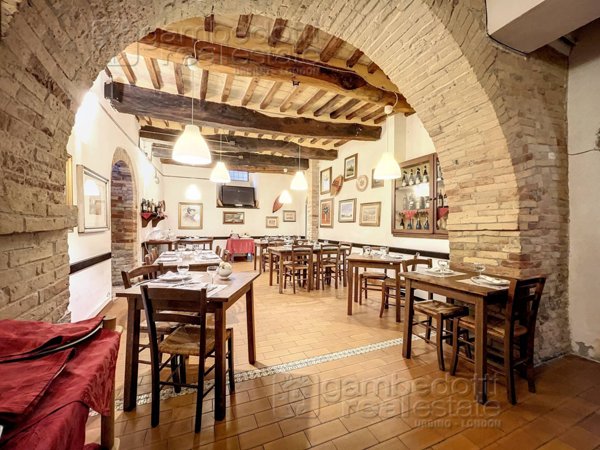 negozio in vendita ad Urbino in zona Centro CittÃ 