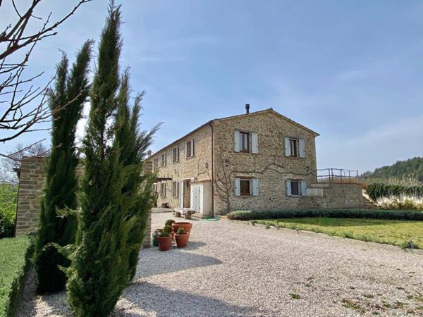 casa indipendente in vendita ad Urbino