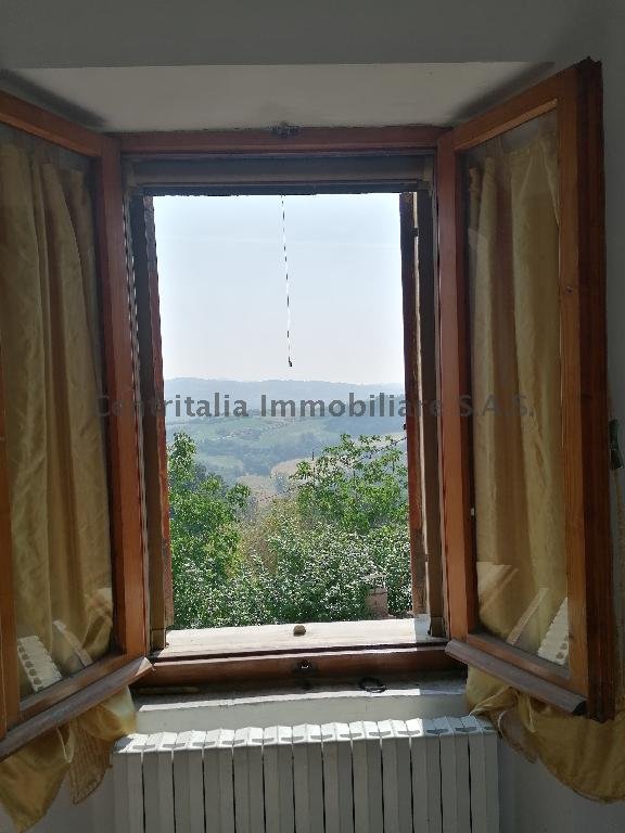 casa indipendente in vendita ad Urbino in zona Trasanni