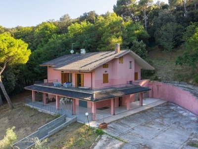 casa indipendente in vendita ad Urbino
