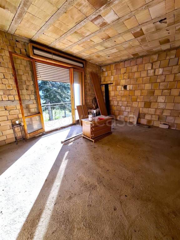 appartamento in vendita ad Urbino in zona Canavaccio