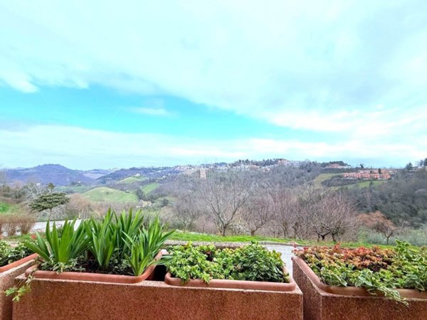 appartamento in vendita ad Urbino in zona Mazzaferro