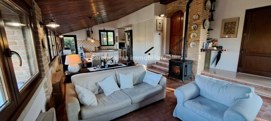 casa indipendente in vendita ad Urbino