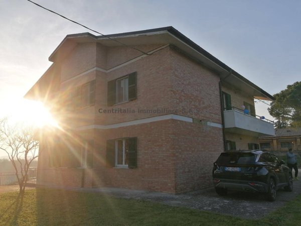 casa indipendente in vendita ad Urbino
