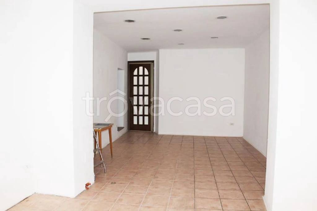 negozio in vendita ad Urbino