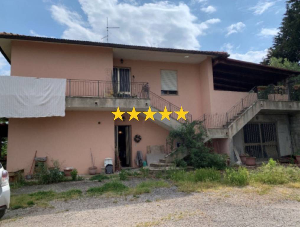 appartamento in vendita ad Urbino in zona Pieve di Cagna
