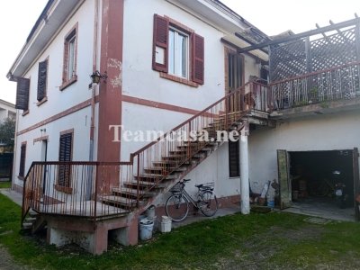 casa indipendente in vendita ad Urbino