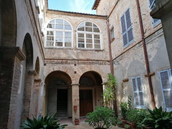 appartamento in vendita ad Urbino in zona Centro CittÃ 