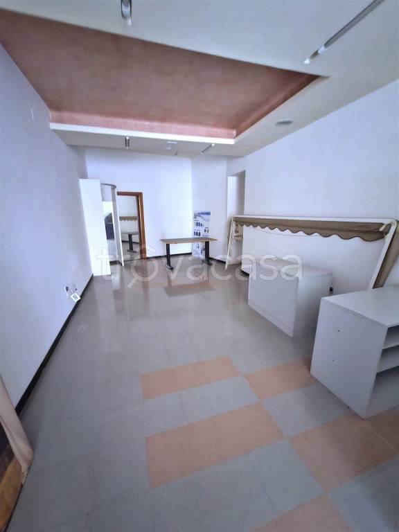 negozio in vendita ad Urbino