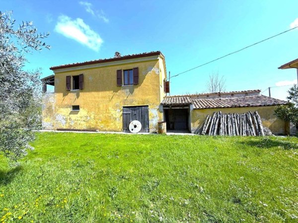 casa indipendente in vendita ad Urbino in zona Pieve di Cagna