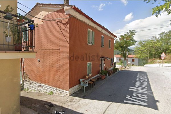 appartamento in vendita ad Urbino in zona Monte Calende