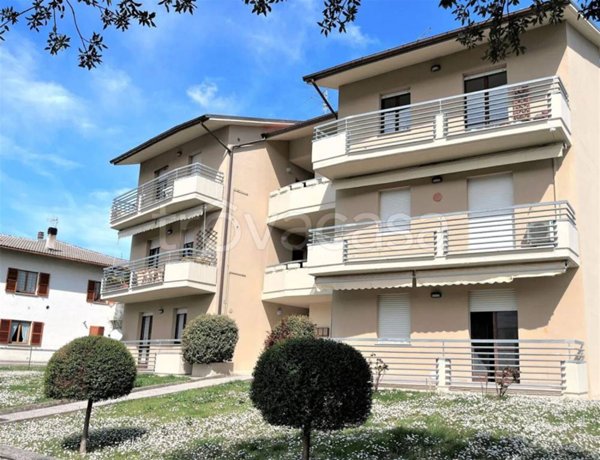 appartamento in vendita ad Urbino in zona Canavaccio