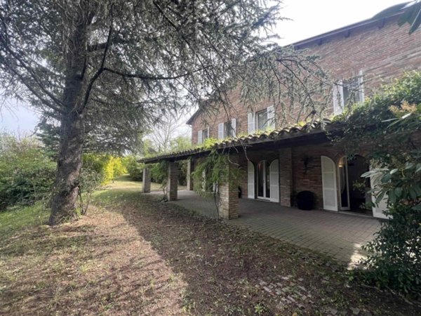 casa indipendente in vendita ad Urbino in zona Trasanni