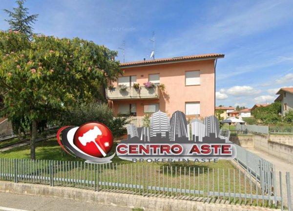 appartamento in vendita ad Urbino in zona Canavaccio