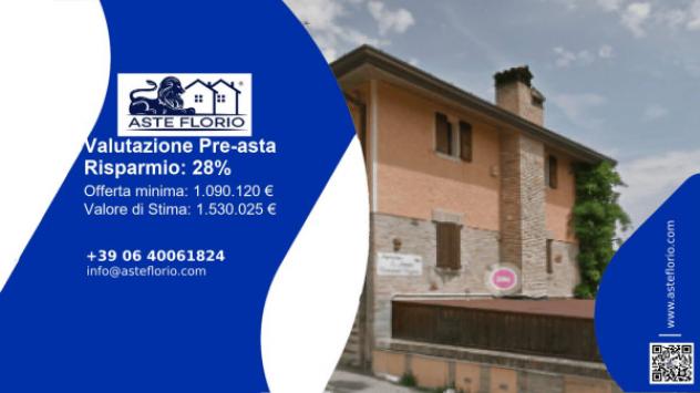 negozio in vendita ad Urbino in zona Gadana