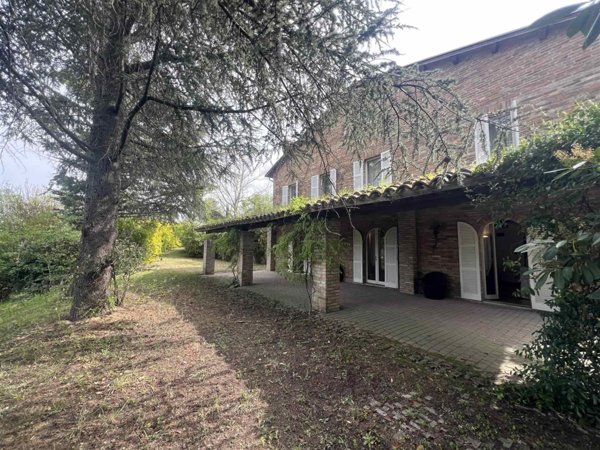 casa indipendente in vendita ad Urbino in zona Trasanni