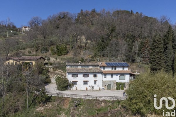 casa indipendente in vendita ad Urbino in zona Tufo