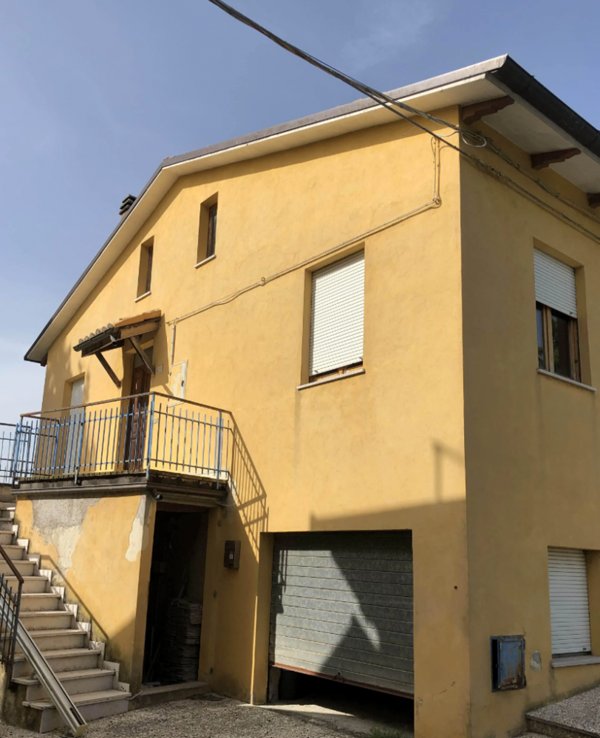 appartamento in vendita ad Urbino in zona Pieve di Cagna
