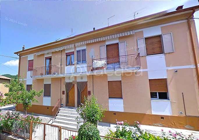 appartamento in vendita ad Urbino in zona Canavaccio