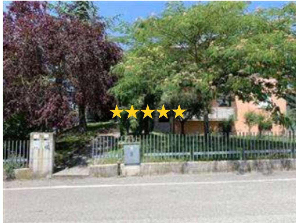 appartamento in vendita ad Urbino in zona Canavaccio