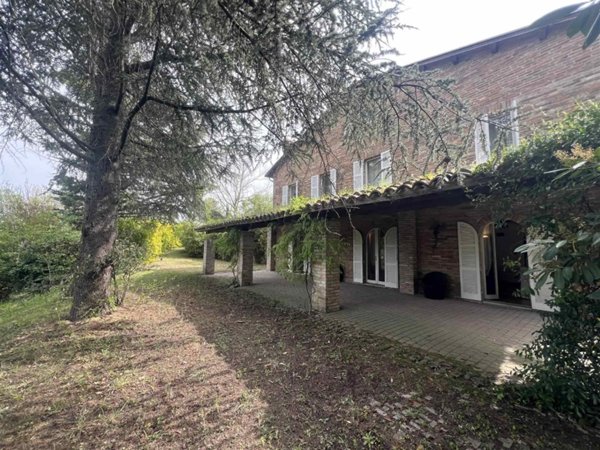 casa indipendente in vendita ad Urbino in zona Trasanni