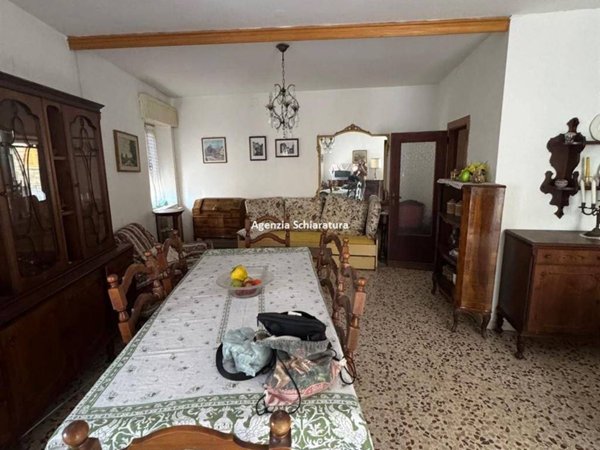 casa indipendente in vendita ad Urbino in zona Schieti