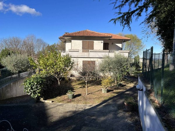 casa indipendente in vendita ad Urbino in zona Centro CittÃ 