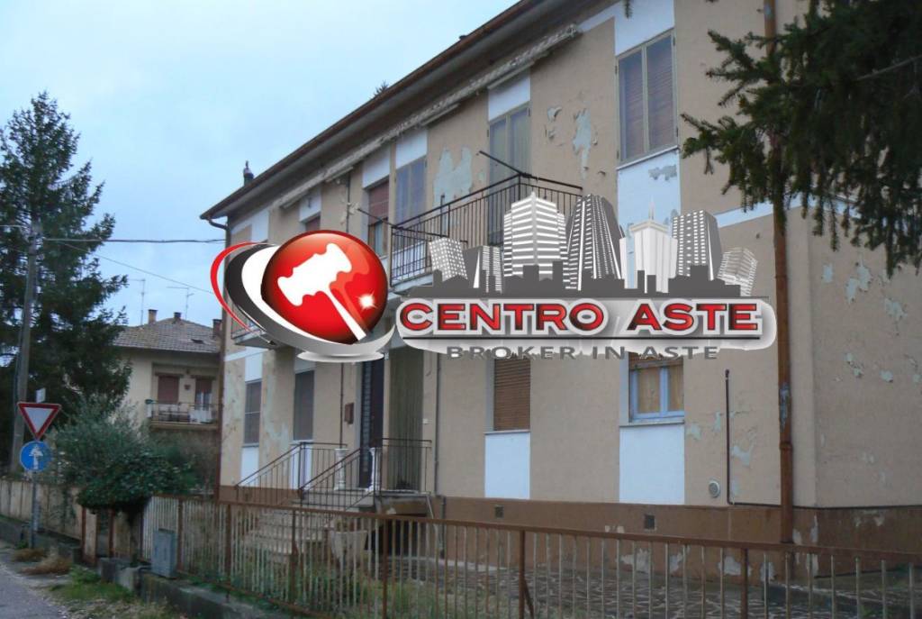 appartamento in vendita ad Urbino in zona Canavaccio