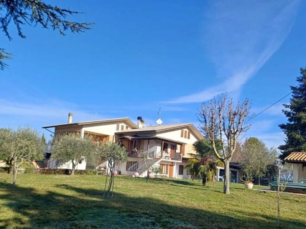 casa indipendente in vendita ad Urbino in zona Centro CittÃ 